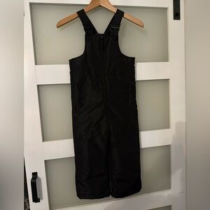 Toddler Size 4 Black Suspended Snow Pants with zippered Bib for Winter Fun